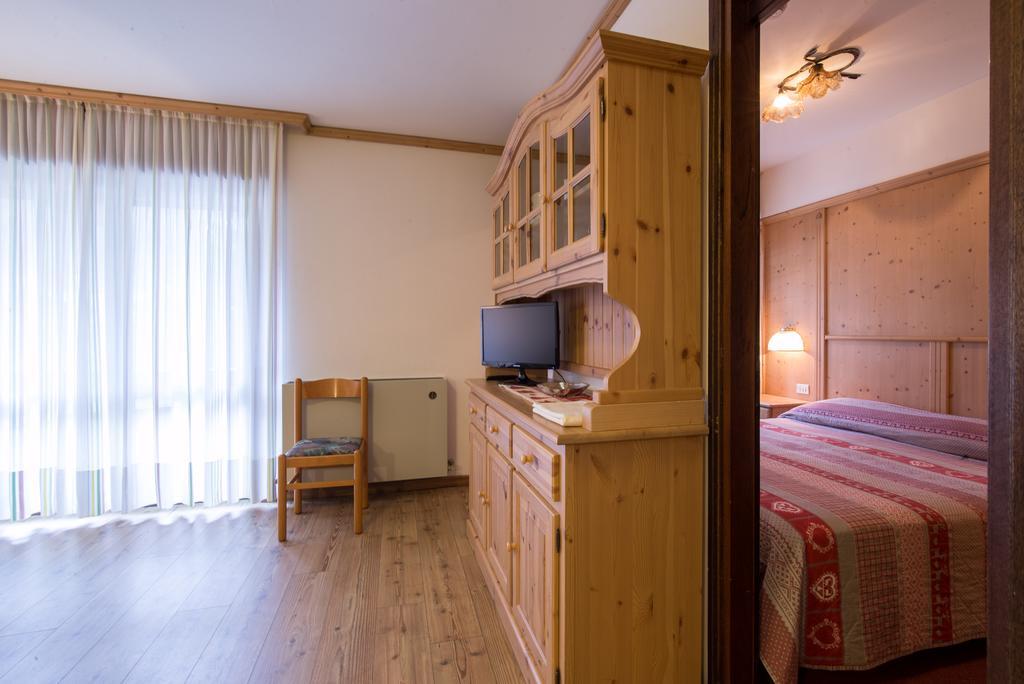 Residence Edelweiss San Martino Di Castrozza Esterno foto